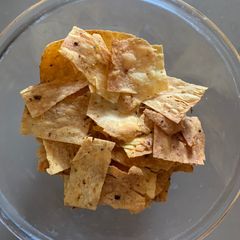 A picture of Spring Roll Wrapper chips.