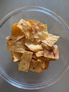 A picture of Spring Roll Wrapper chips.