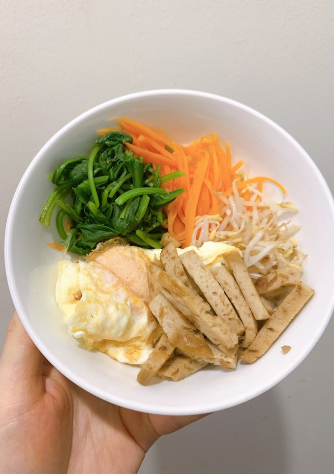 Hình của món Cơm trộn Hàn Quốc.