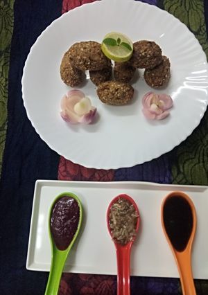 A picture of Oats & poha spinach rolls.