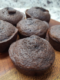 Una foto de Muffins de chocolate con corazón de dulce de batata