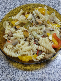 Una foto de Fideos con mejillones