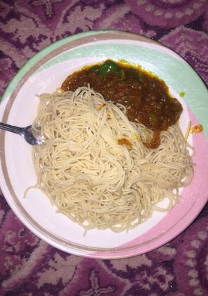 A picture of Supper gatte with tomato soup.