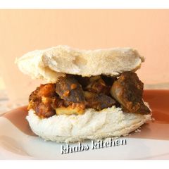 Plantain and liver sauce sandwich A picture of Plantain and liver sauce sandwich.