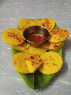 ખાટા ઢોકળા(khata dhokala in Gujarati) રેસીપી મુખ્ય ફોટો
