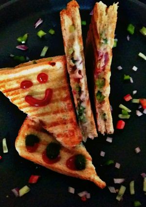 A picture of Vegetable cheese grill sandwich.
