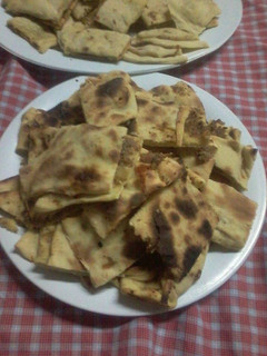 A picture of East meat pies(meat pancakes).