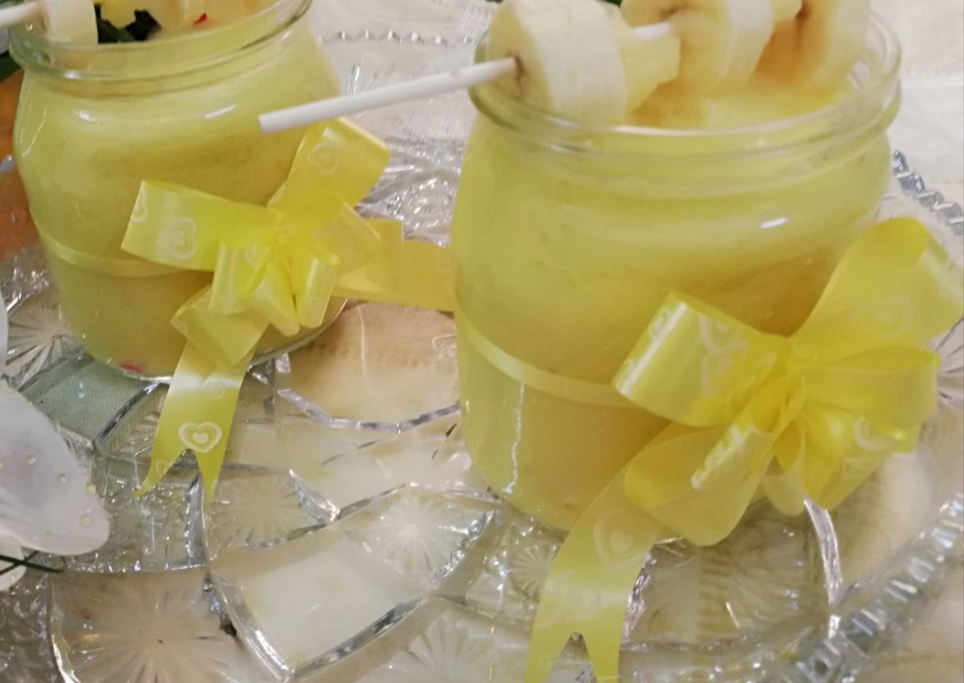 Pineapple banana smoothie
