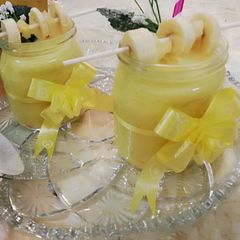 A picture of Pineapple banana smoothie.