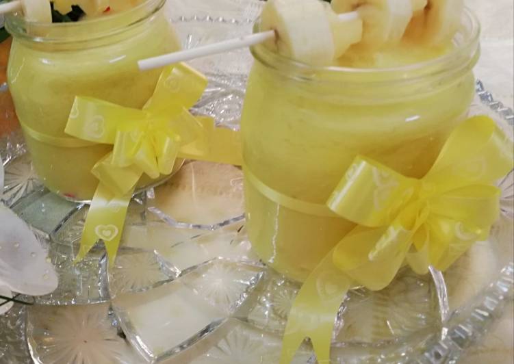 Recipe of Speedy Pineapple banana smoothie