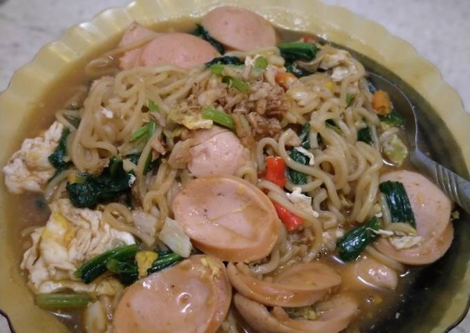 Langkah Mudah untuk Menyiapkan Mie Goreng Indomie Nyemek x Sosis Kanzler yang Bikin Ngiler