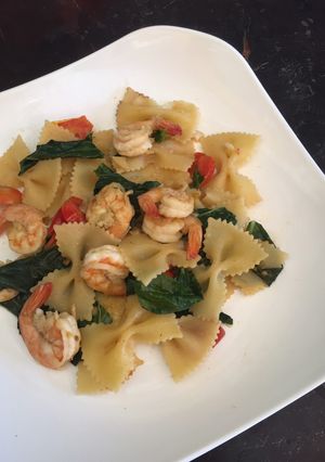 รูปของ ฟาร์ฟาเล่ผักโขมกุ้ง