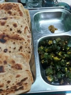 स्कवायर्ड लेयर्स पराठा (Squared layers paratha recipe in hindi) रेसिपी मुख्य फोटो