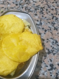 બટેટા ના ભજીયા રેસીપી મુખ્ય ફોટો
