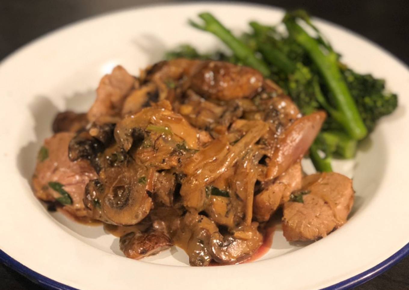 Pork tenderloin with mushroom, shallot and tarragon sauce
