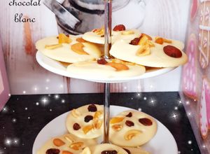 Une photo de Mendiants chocolat blanc et chocolat noir 🍫