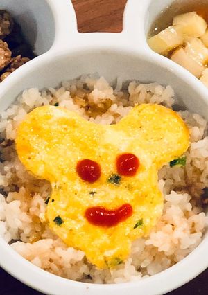 Hình của món Chiên trứng với một cái đuôi.