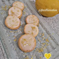 A picture of Glazed Lemon Cookies.