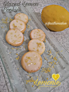 A picture of Glazed Lemon Cookies.