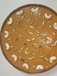 મોહન થાળ(mohanthal recipe in gujarati) રેસીપી મુખ્ય ફોટો