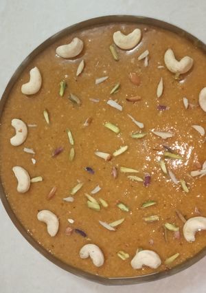 મોહન થાળ(mohanthal recipe in gujarati) રેસીપી મુખ્ય ફોટો