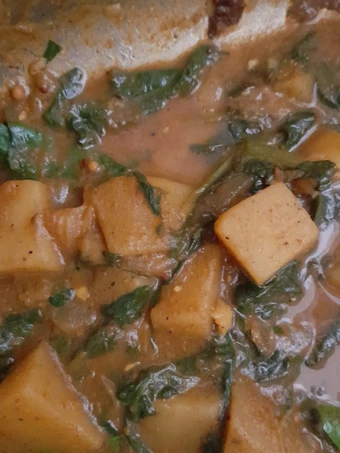 Recipe Vegan potato and spinach curry which So Delicious