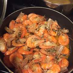 Una foto de Camarones 🦐 Al Mojo De Ajo