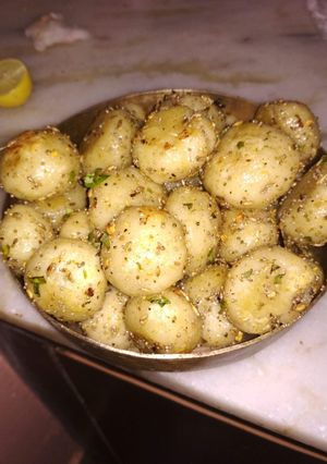 A picture of Semolina balls.