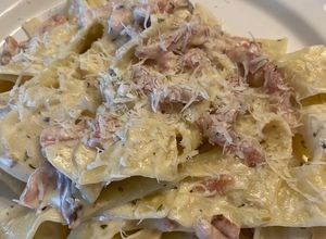 Una foto de Pappardelle con crema agria al tomillo !!!!!