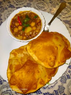 ছোলে বাটুরে (Chhole Bhature recipe in bengali) রেসিপির প্রধান ছবি