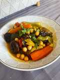 Tajine de légumes aux pruneaux