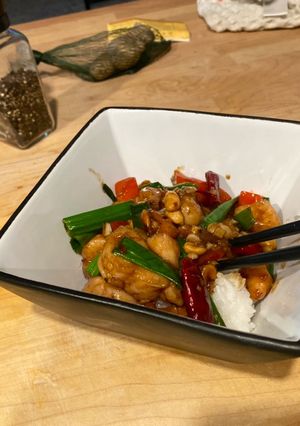 A picture of Kung Pao Chicken.