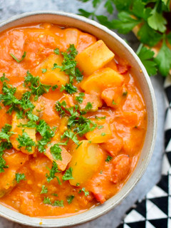 A picture of African peanut sauce.