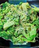 Broccoli with sesame dressing