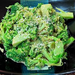 A picture of Broccoli with sesame dressing.
