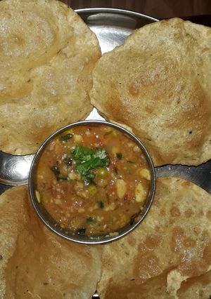 A picture of Tea time snacks.