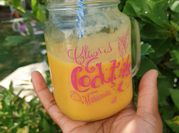 Une photo de smoothie orange