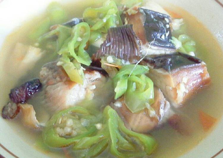 Cara memasak Ikan Pari Salé Cabe Ijo (Ikan Pari Asap Cabe Ijo), Bisa Manjain Lidah