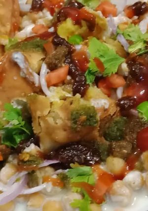 A picture of Samosa Chana Chat.