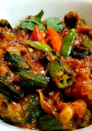 A picture of Dahi Masala Bhindi (Okra in Spicy Yogurt Sauce).