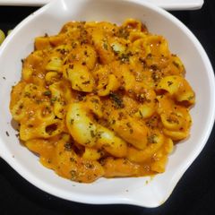 A picture of Makhani macaroni.