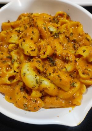 A picture of Makhani macaroni.