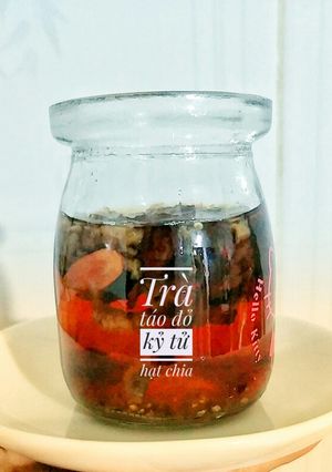 Hình của món Trà táo đỏ kỷ tử hạt chia.