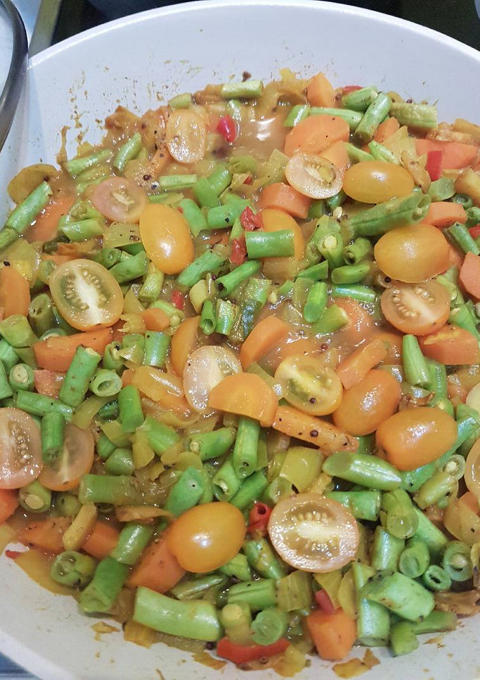 A picture of Tumeric Beans and Carrots.