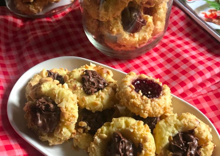 Langkah Mudah untuk Membuat Peanut &amp; Nuttella Thumbprint Cookies❤️ yang Bikin Ngiler