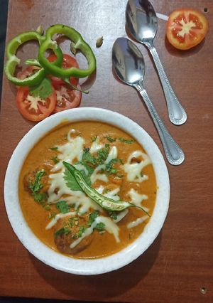इटालियन कोफ्ता विथ ग्रेवी (Italian kofta with gravy recipe in Hindi) रेसिपी मुख्य फोटो