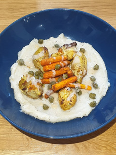 Una foto de Alcachofas con puré de coliflor