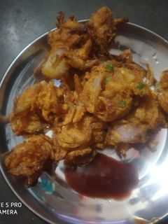 प्याज के पकौड़े (pyaz ke pakode recipe in Hindi) रेसिपी मुख्य फोटो