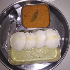 A picture of Week1-Healthy breakfast!!Idly, chutney and sambaar.