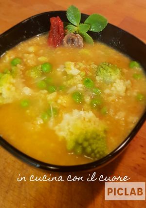 Foto di Zuppa di cavolo romanesco e piselli ♡